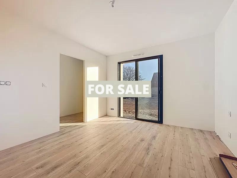 New Build Detached House with Garden