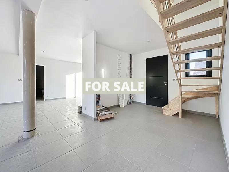 New Build Detached House with Garden