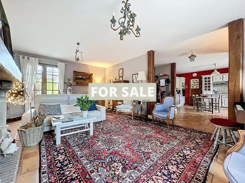 Detached House with Landscaped Garden