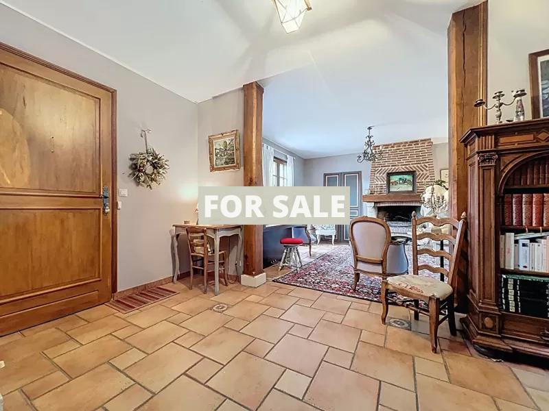 Detached House with Landscaped Garden