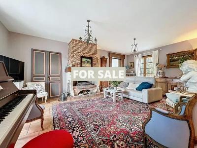 Detached House with Landscaped Garden