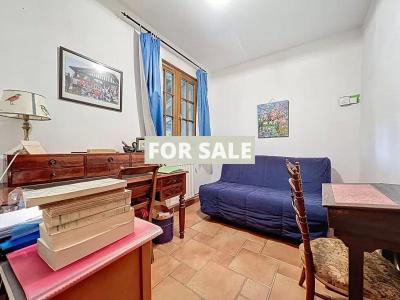 Detached House with Landscaped Garden