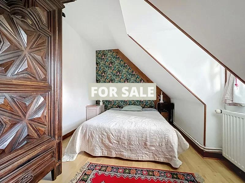 Detached House with Landscaped Garden