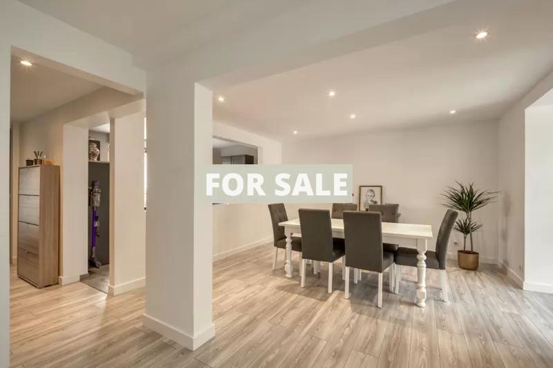 Detached House with Garden by the Coast