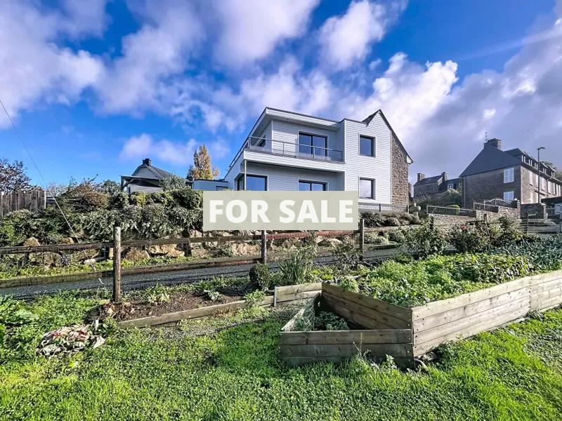 Detached House with Direct View of Mont-St-Michel