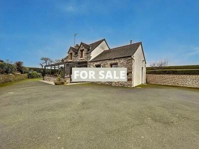 Detached House with Garden by the Coast