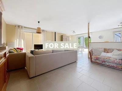 Modern Detached House Close to the Coast