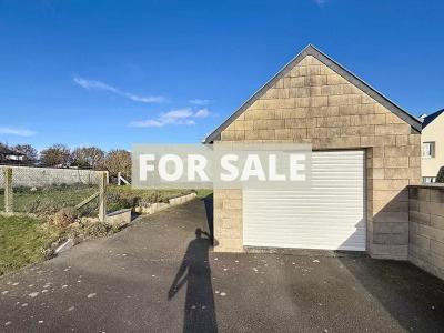 Detached House with Landscaped Garden