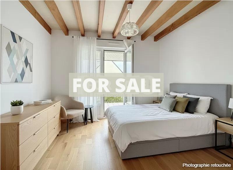 Detached House with Landscaped Garden