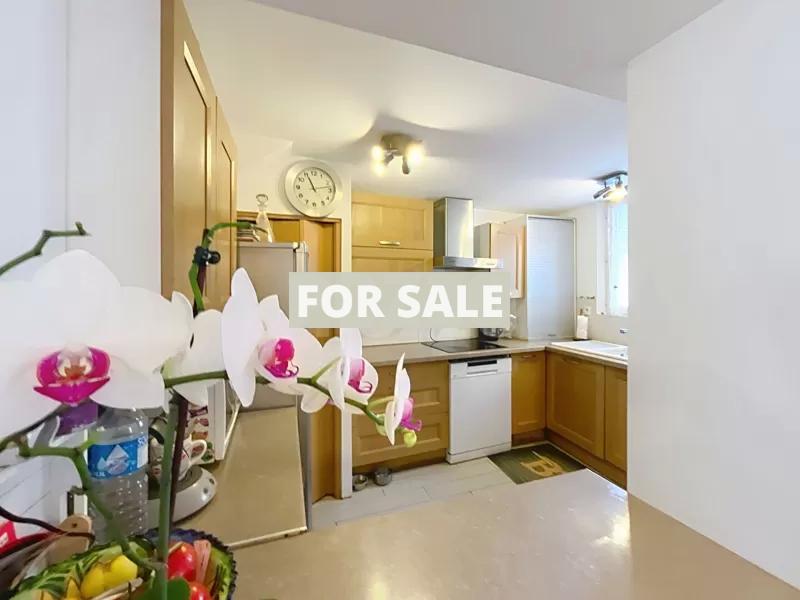 Coastal House in Great Location