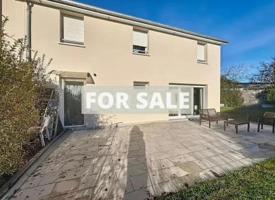 Traditional House with Garden