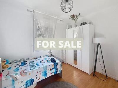 Traditional House with Garden