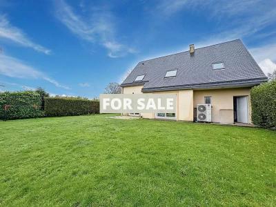 Detached House with Garden