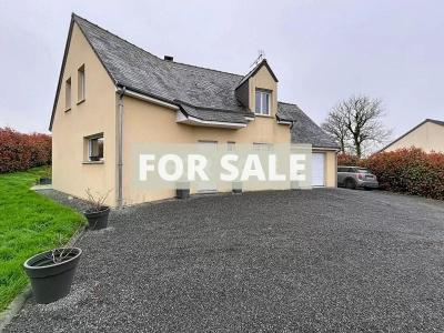 Detached House with Garden by the Coast