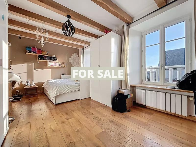 Detached Country House with Outbuilding