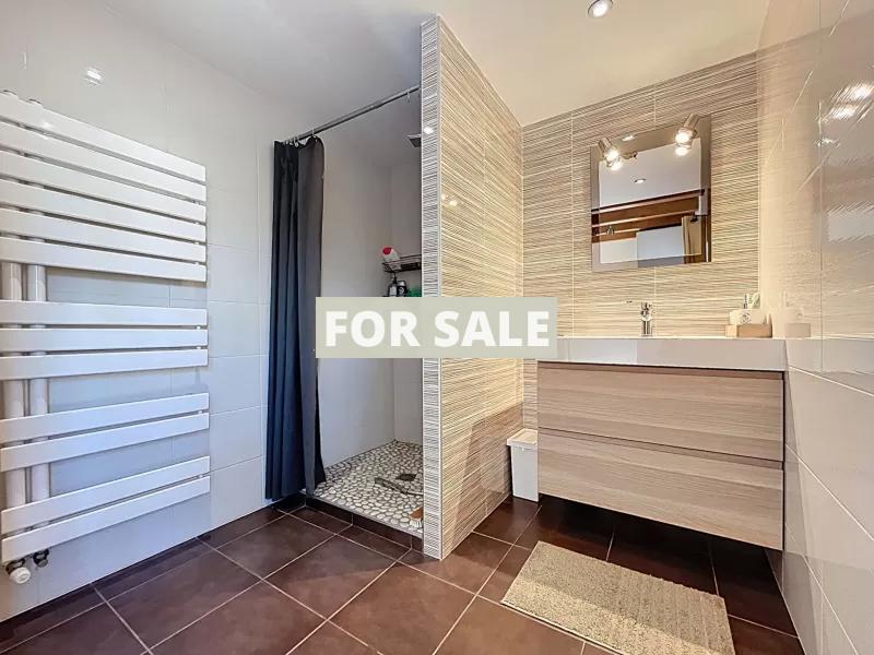 Detached Country House with Outbuilding