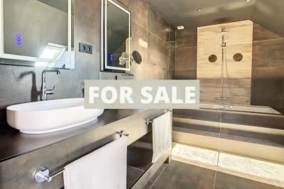 Contemporary Detached House in Coastal Location