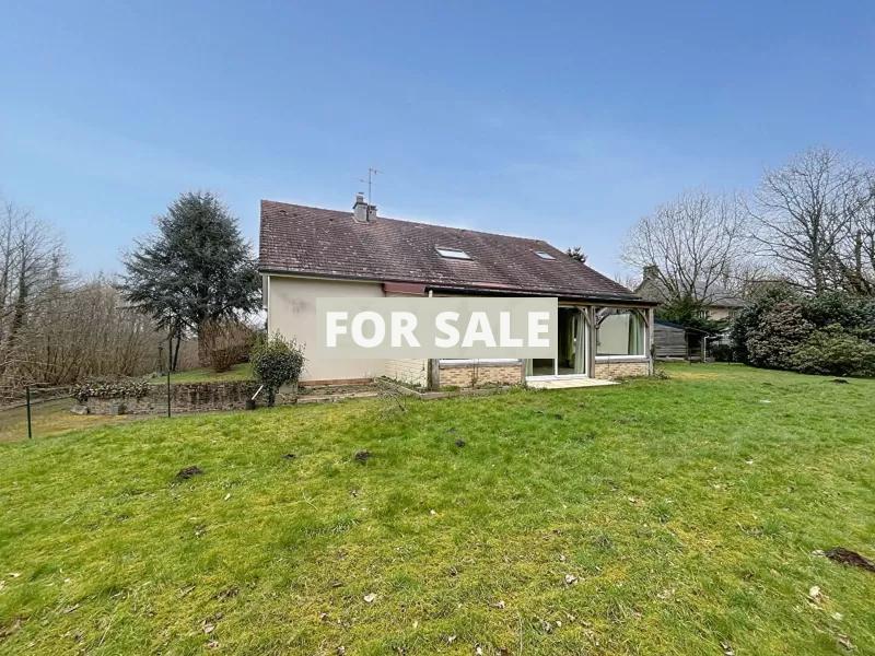 Detached House with Outbuilding and Land