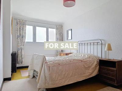 Detached Country House with Landscaped Garden