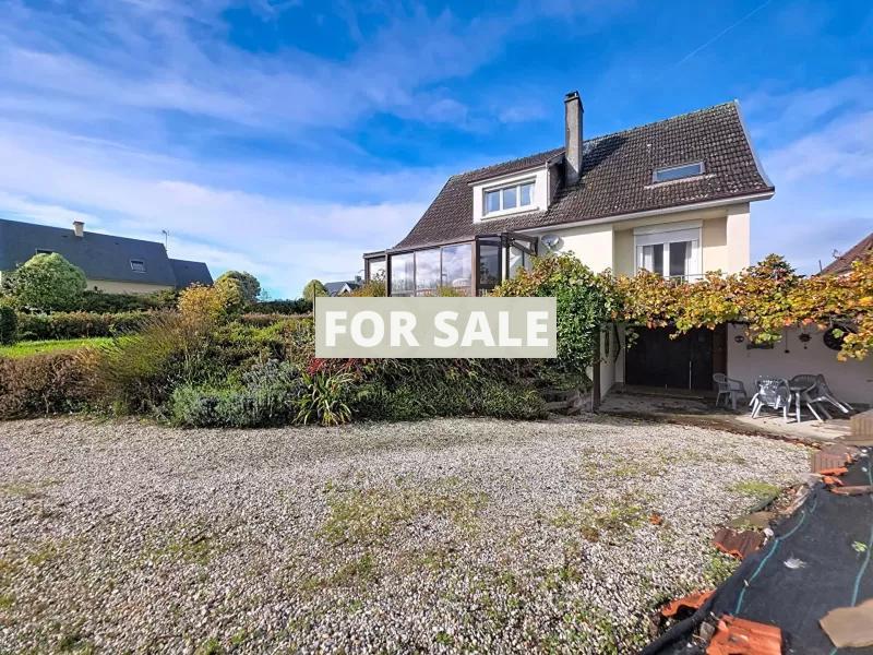 Detached Country House with Landscaped Garden