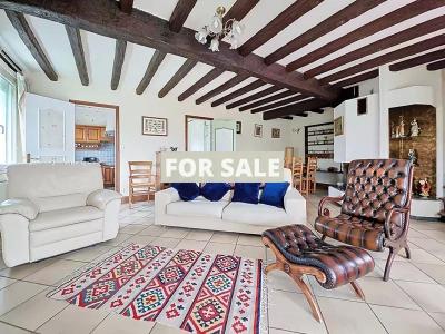 Detached Country House with Landscaped Garden