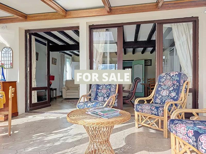 Detached Country House with Landscaped Garden