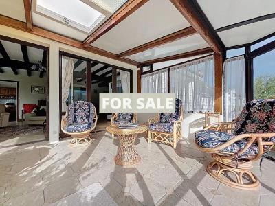 Detached Country House with Landscaped Garden