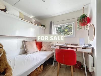 Detached Bungalow with Outbuilding in Building Plot