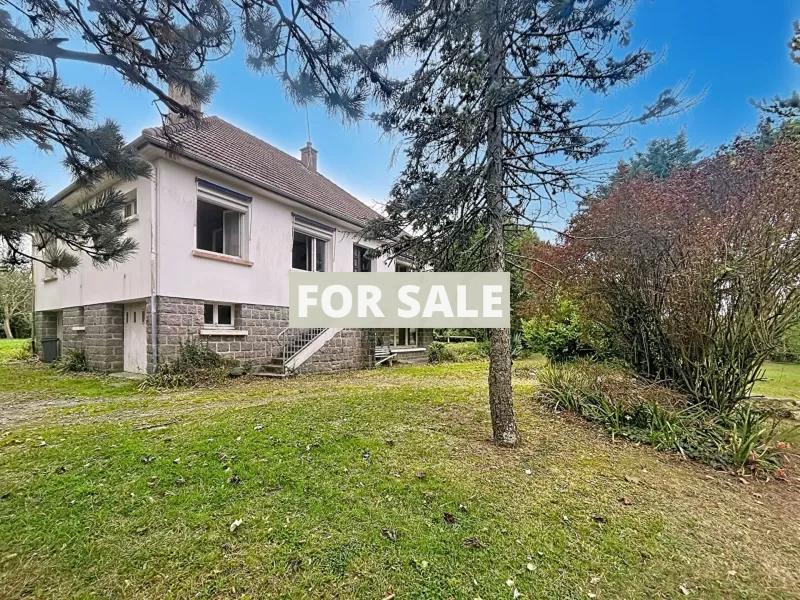 Detached House with Garden by the Coast