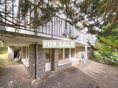 Detached House with Garden by the Coast