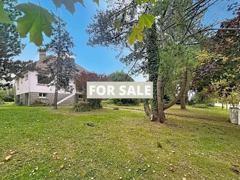 Detached House with Garden by the Coast
