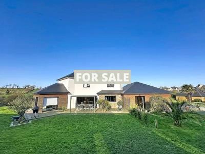 Main House with Guest Pods in Over One Hectare