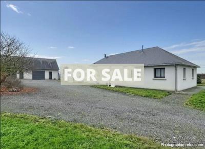 Detached House with Swimming Pool by the Coast