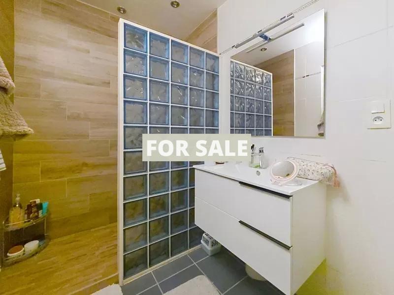 Detached Country House with Pond in Landscaped Gardens