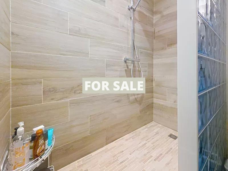 Detached Country House with Pond in Landscaped Gardens