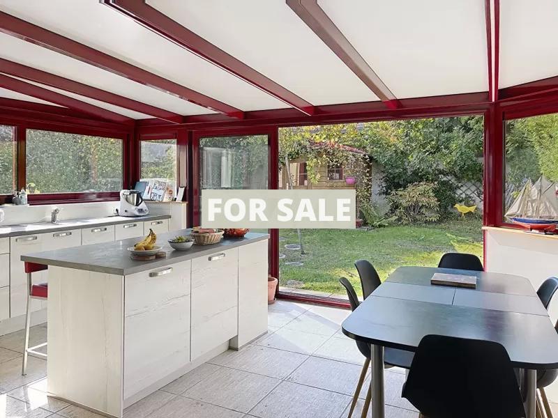 Detached House with Garden and Open View