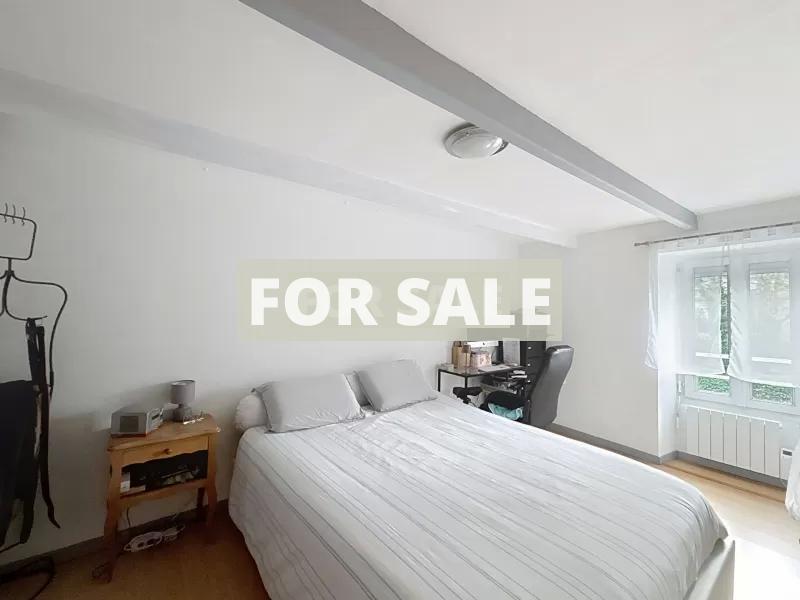 Traditional House with Garden