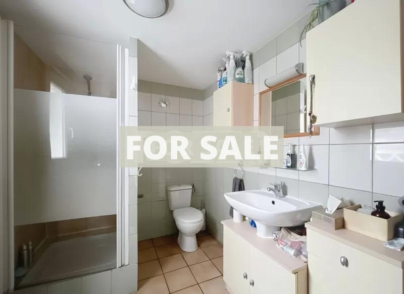 Traditional House with Garden