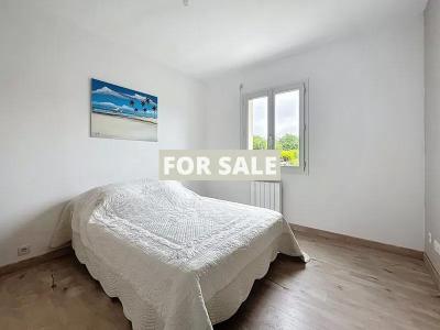 Detached House with Garden, 10 Mins from the Beach