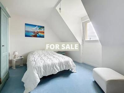 Detached House with Garden, 10 Mins from the Beach