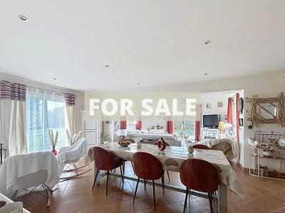 Contemporary House in Coastal Location