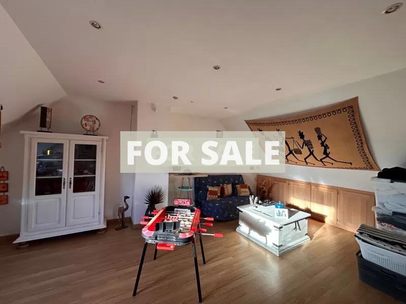 Contemporary House in Coastal Location