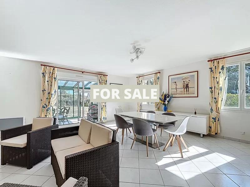 Detached House with Garden, 50m From the Beach