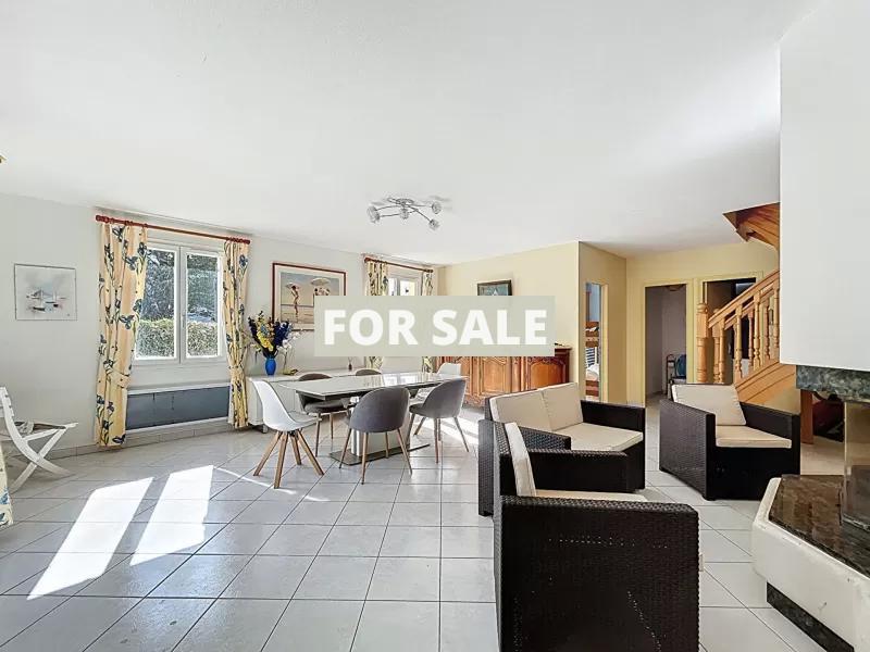 Detached House with Garden, 50m From the Beach