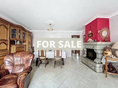 Traditional House with Garden