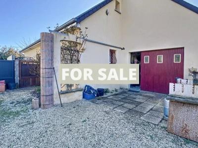 Detached House with Garden