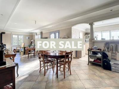 Detached House with Garden