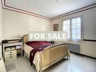 Detached House with Garden