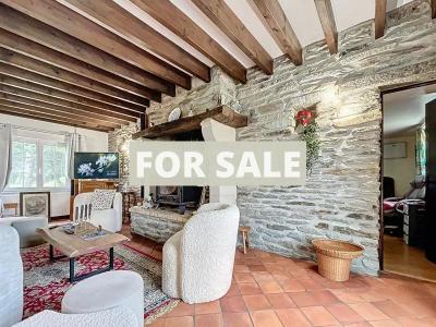 Detached Country House with Landscaped Gardens