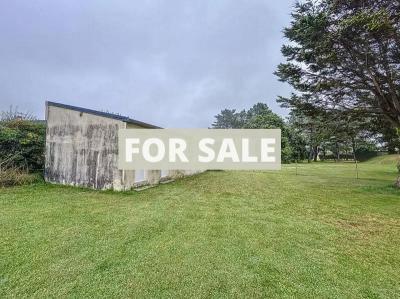Detached Country House with Landscaped Gardens